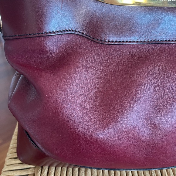 BURBERRY CALF LEATHER TOP HANDLE SATCHEL. Rich and unique Cabernet color - Picture 3 of 10